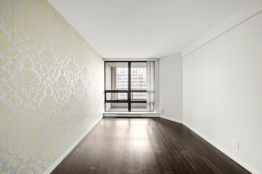 1615 938 Smithe Street