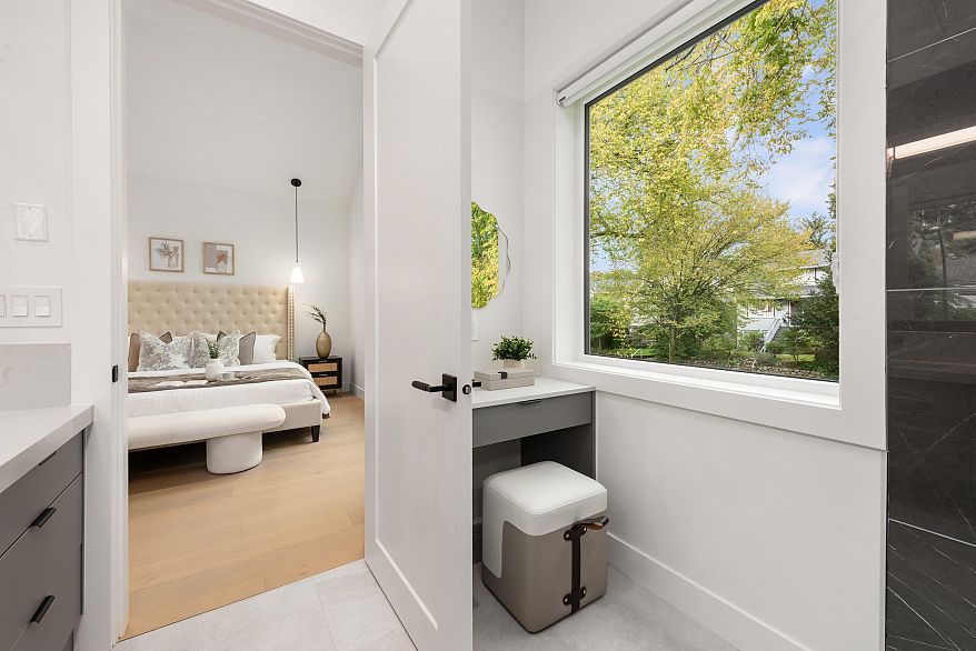 1 3232 W 38th Avenue