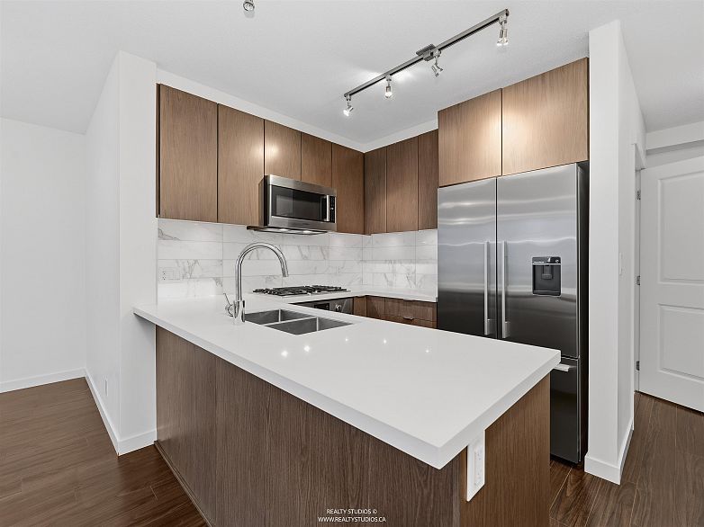 106 3162 Riverwalk Avenue