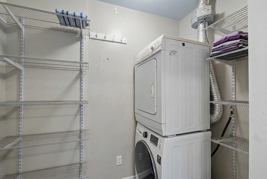 403 1436 Harwood Street