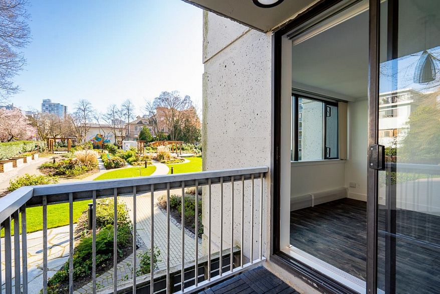 204 1740 Comox Street