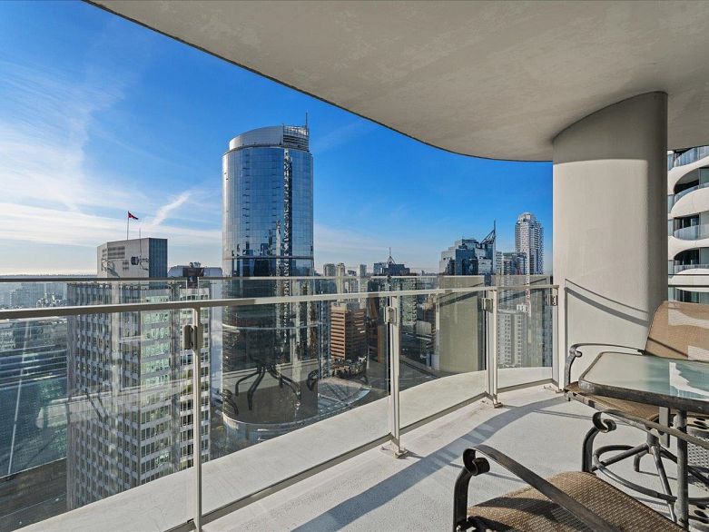 2902 1028 Barclay Street