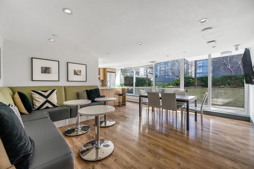 1108 1788 Columbia Street