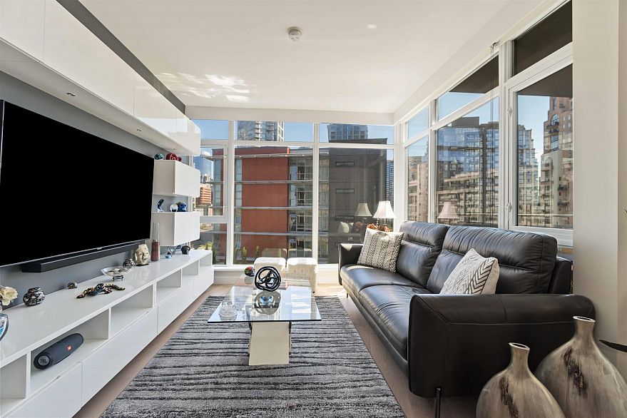 1205 1372 Seymour Street