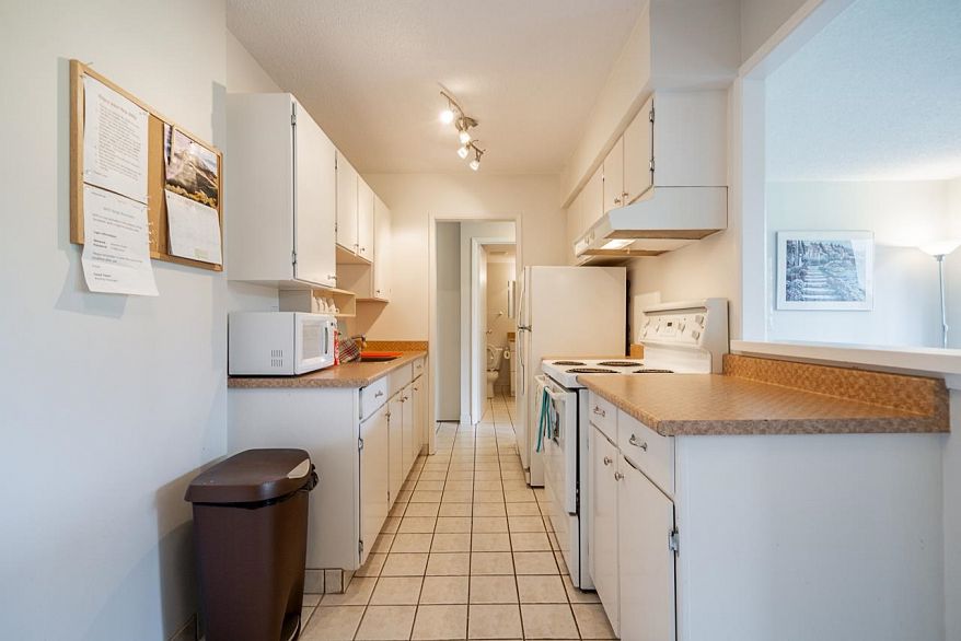 204 1740 Comox Street