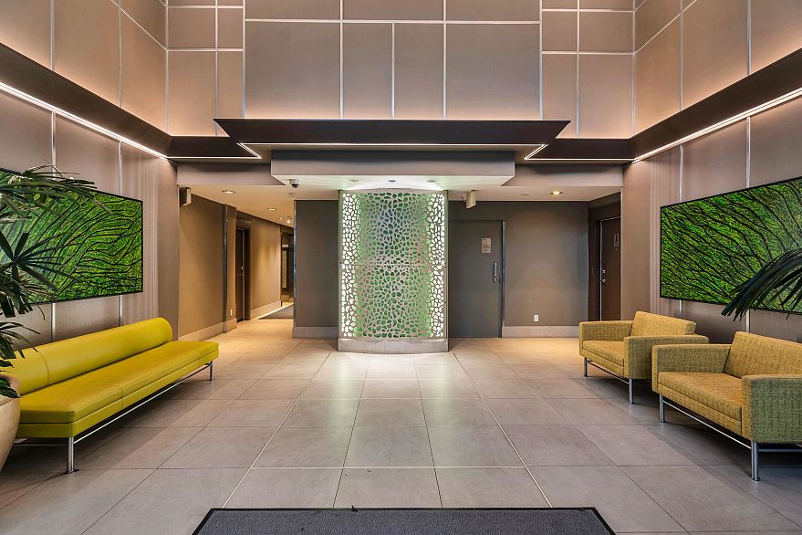 502 928 Richards Street