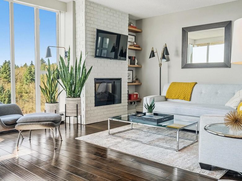 1107 3061 E Kent Avenue North