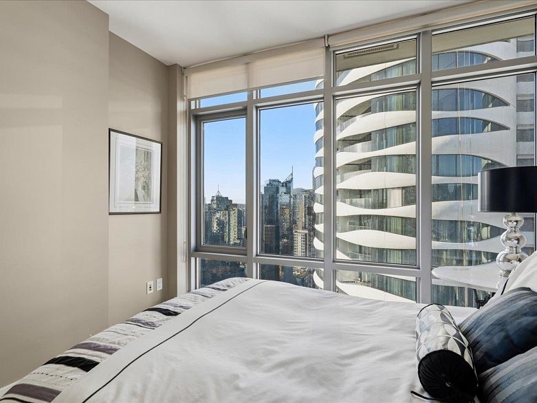 2902 1028 Barclay Street