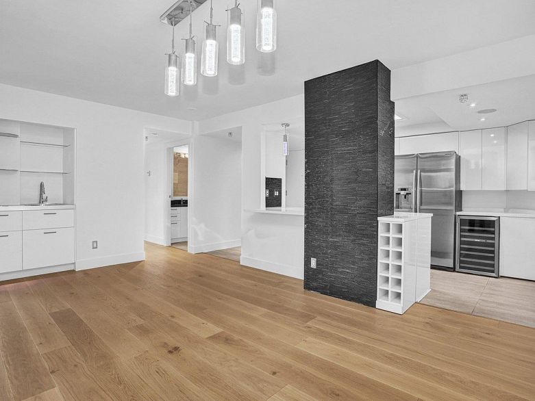 802 1318 Homer Street