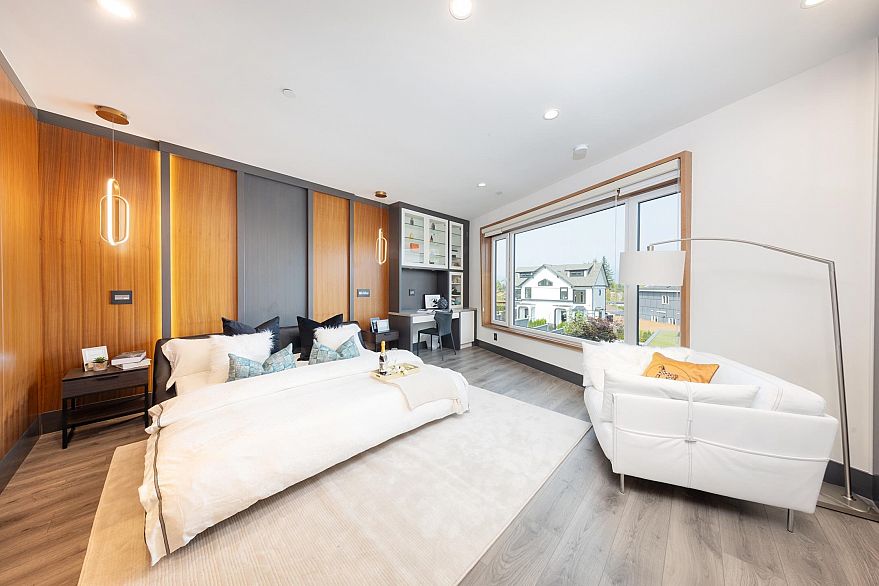 2863 W King Edward Avenue