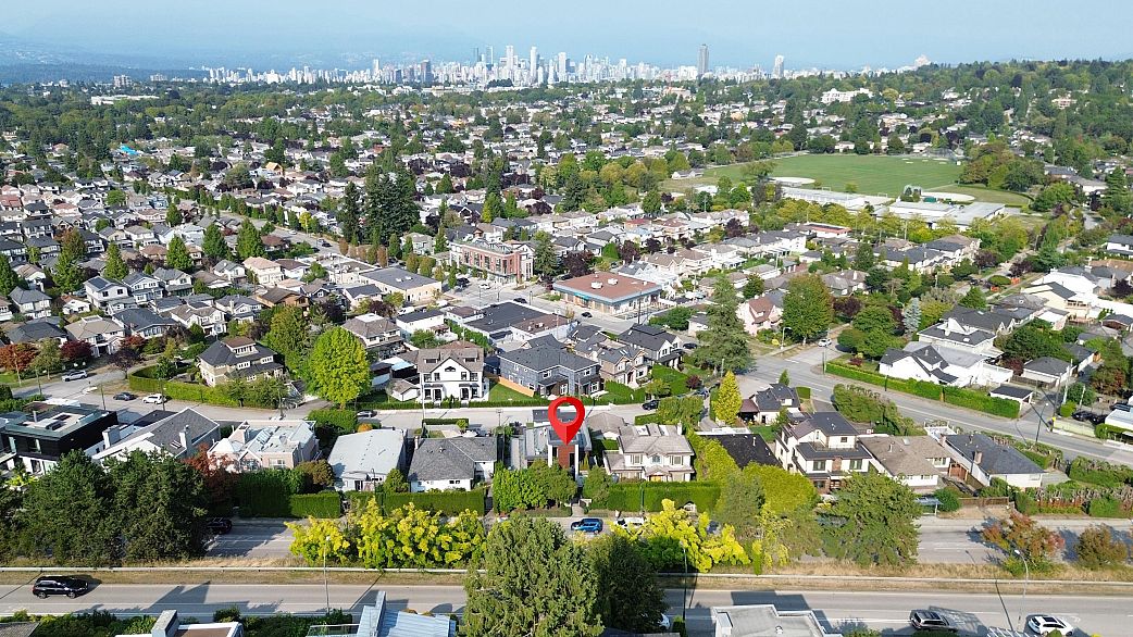 2863 W King Edward Avenue