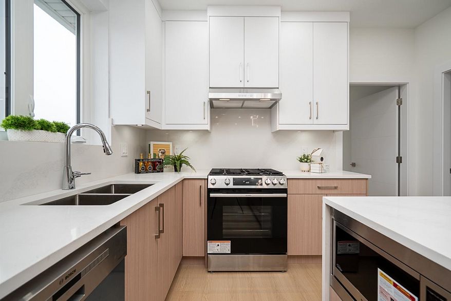 3435 Franklin Street