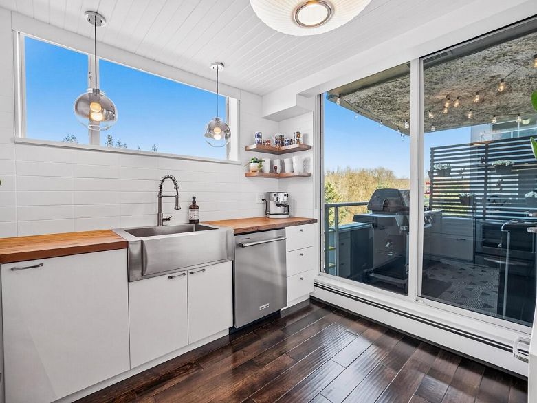 1107 3061 E Kent Avenue North