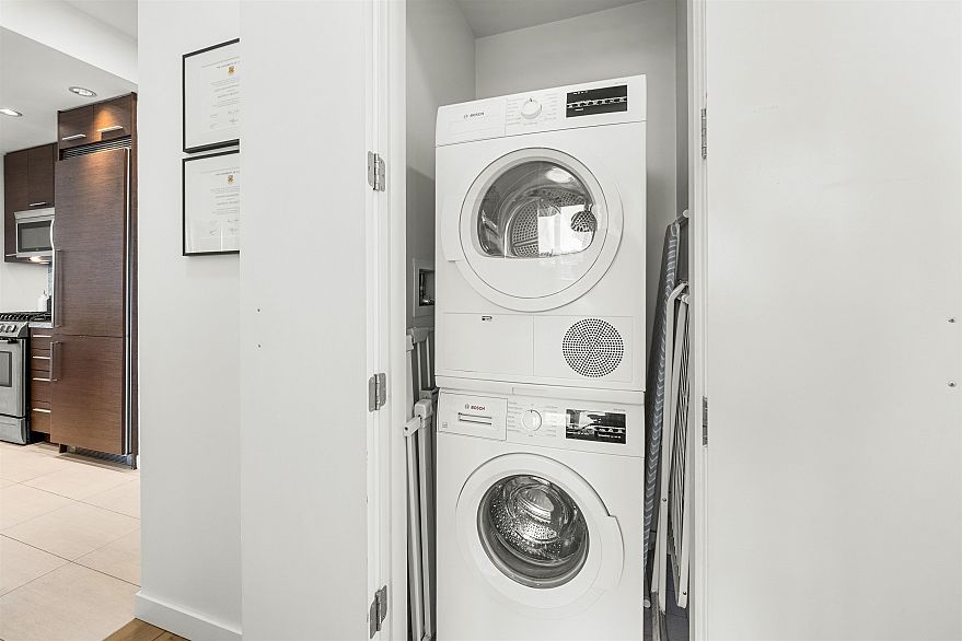 607 2528 Maple Street