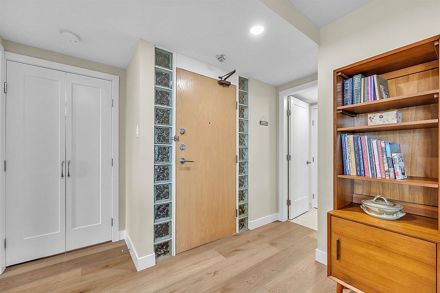 1002 1020 Harwood Street