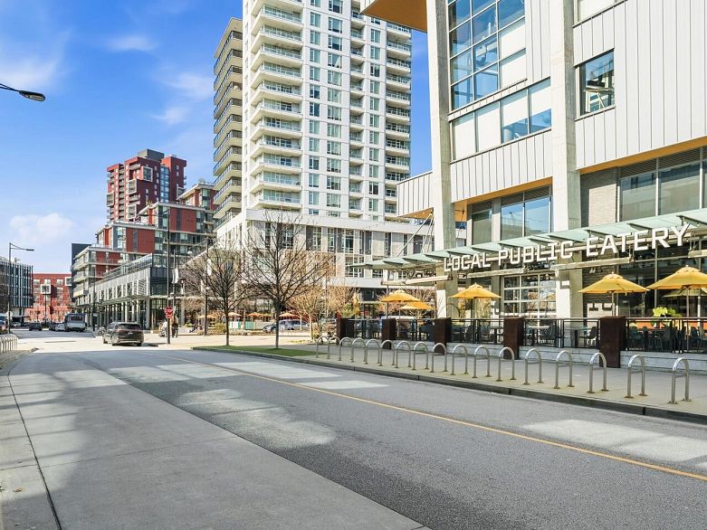 1107 3061 E Kent Avenue North