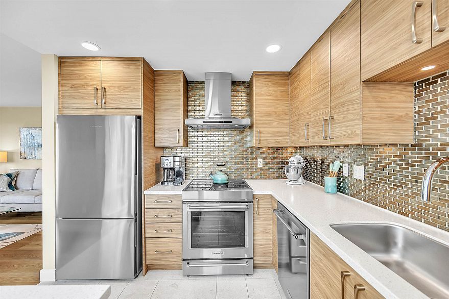 1002 1020 Harwood Street