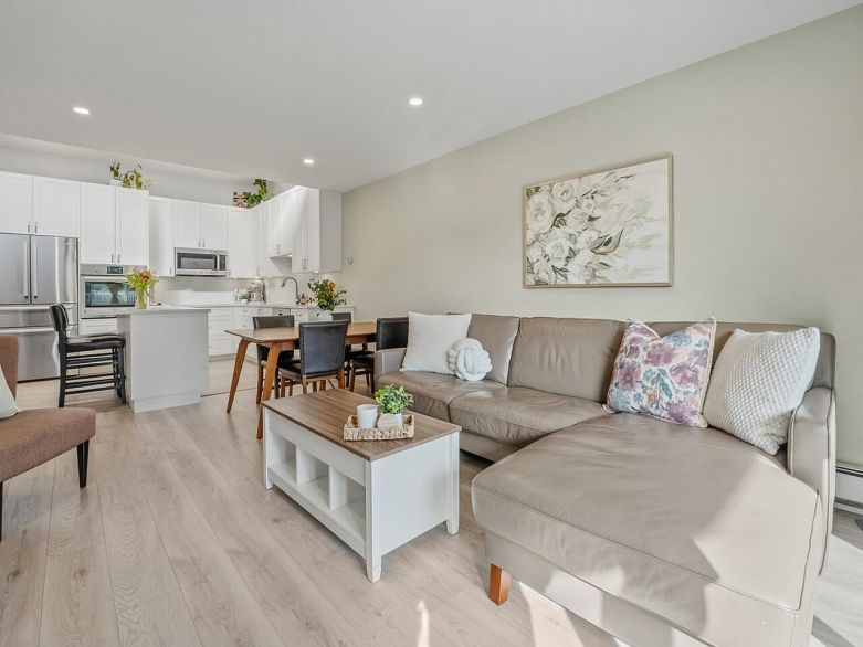 305 3875 W 4th Avenue