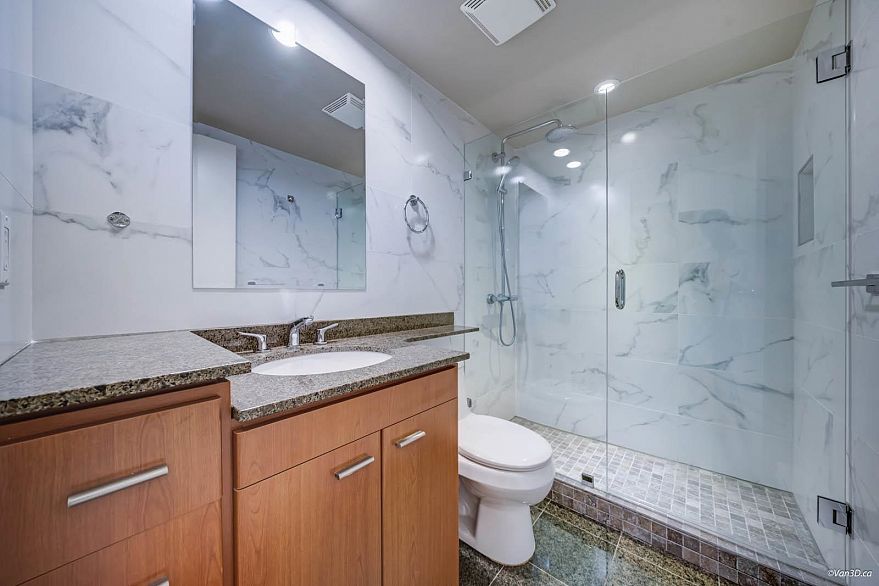 1506 583 Beach Crescent