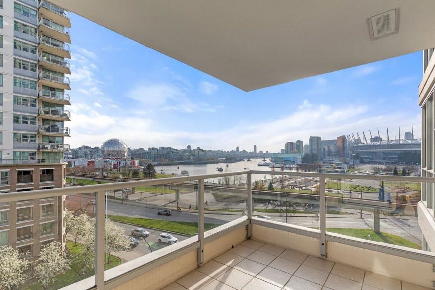 704 125 Milross Avenue