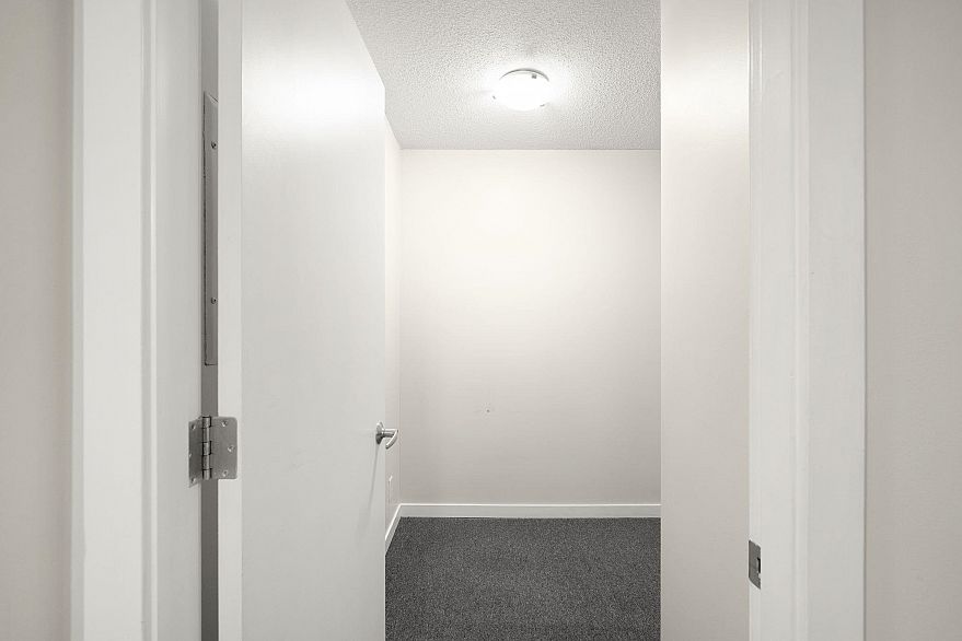 1615 938 Smithe Street