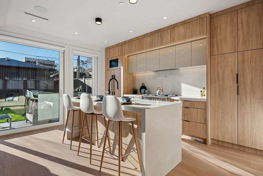 2 3620 W 20th Avenue