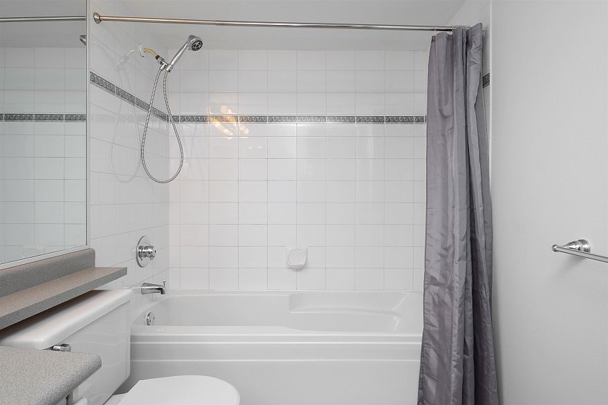 101 8460 Jellicoe Street