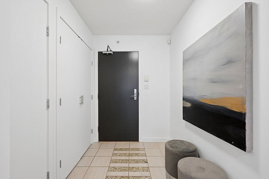 2502 455 Beach Crescent