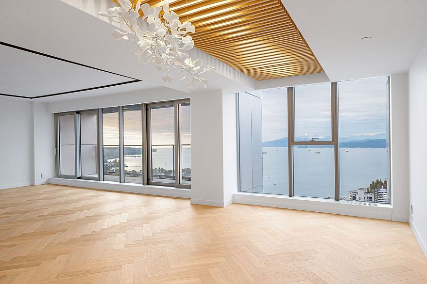 5702 1480 Howe Street