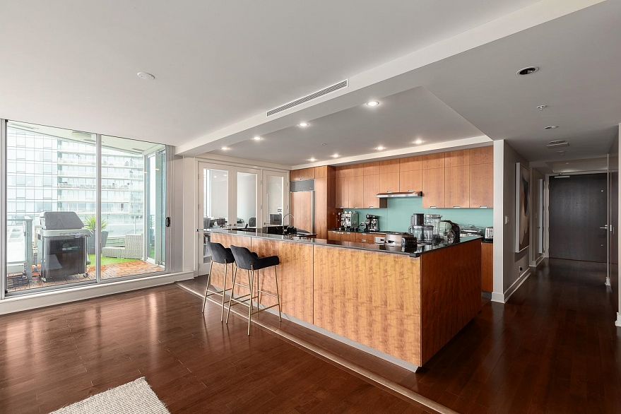 2001 1077 W Cordova Street