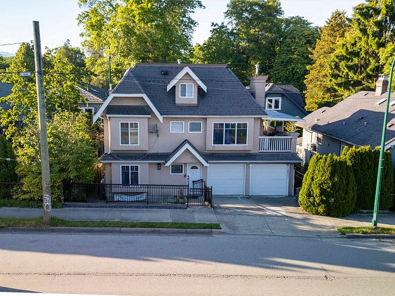 1089 E King Edward Avenue