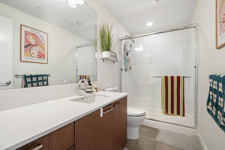 715 221 Union Street