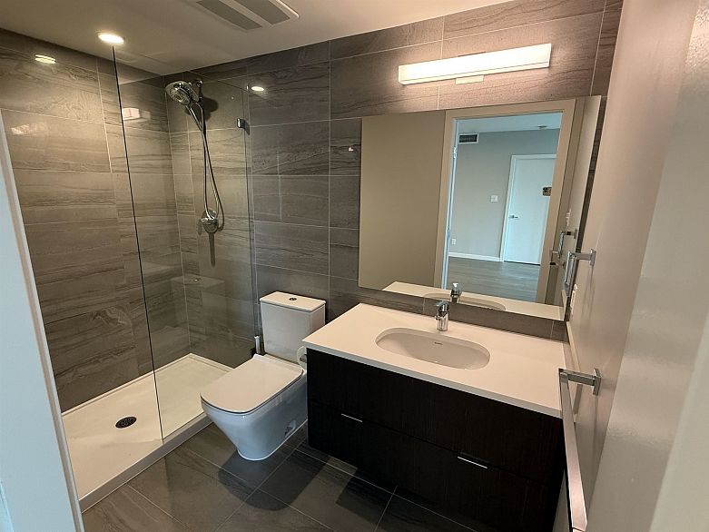 806 2888 Cambie Street