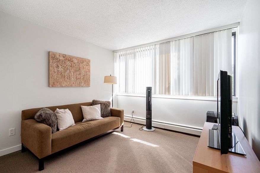 204 1740 Comox Street