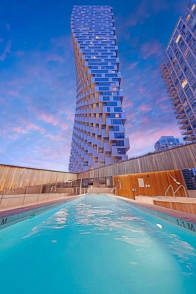 5702 1480 Howe Street