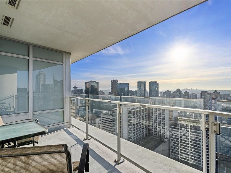 2902 1028 Barclay Street