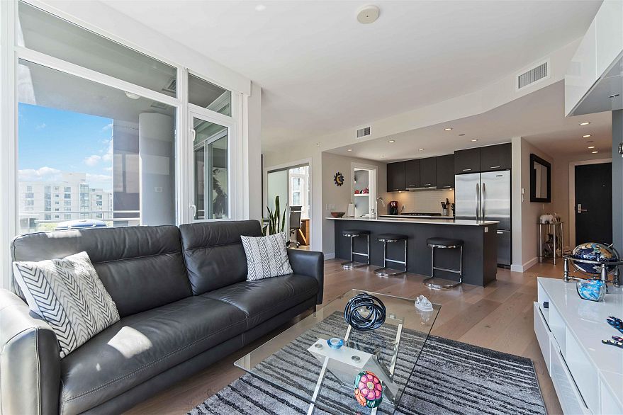 1205 1372 Seymour Street