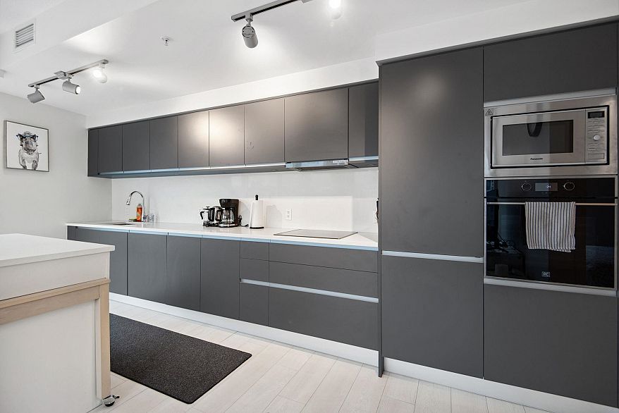 602 180 E 2nd Avenue