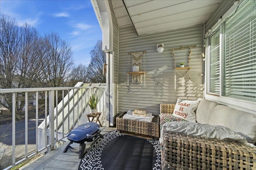 303 1433 E 1st Avenue