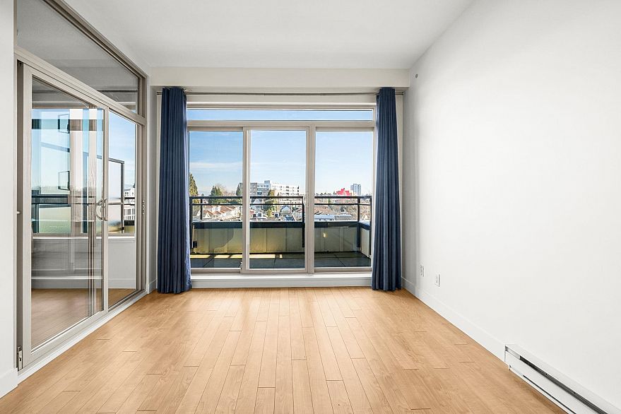 PH8 688 E 17th Avenue