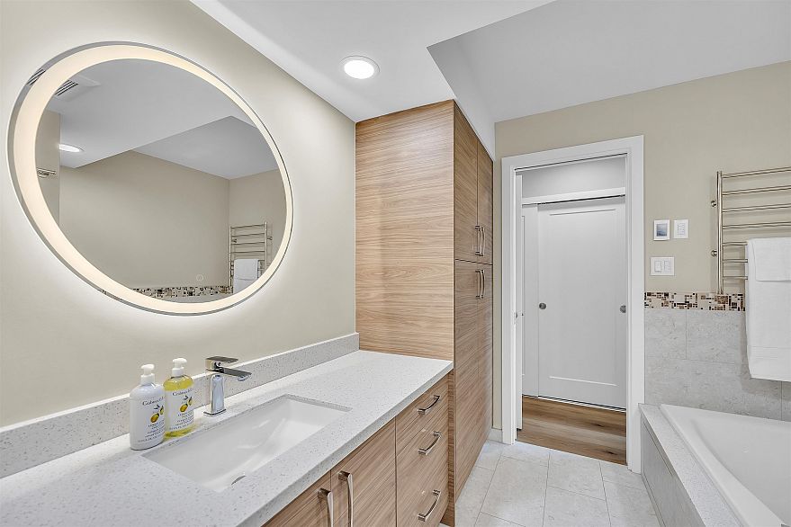 1002 1020 Harwood Street