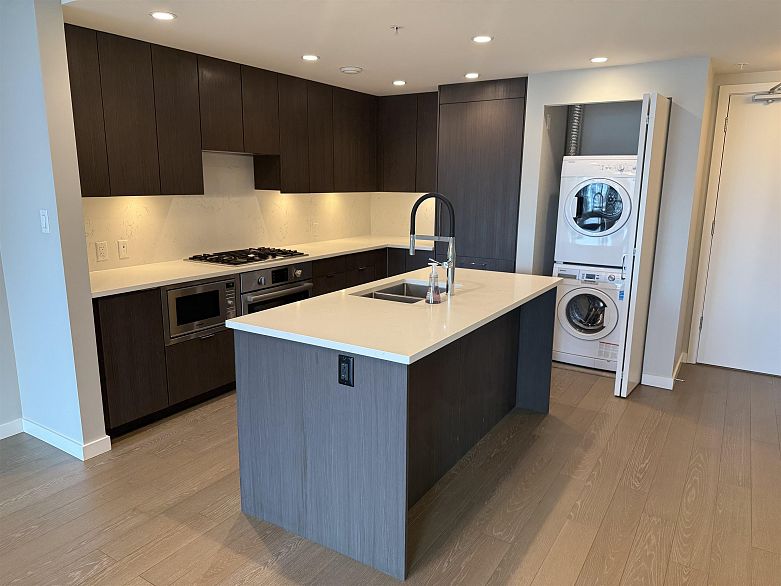 806 2888 Cambie Street