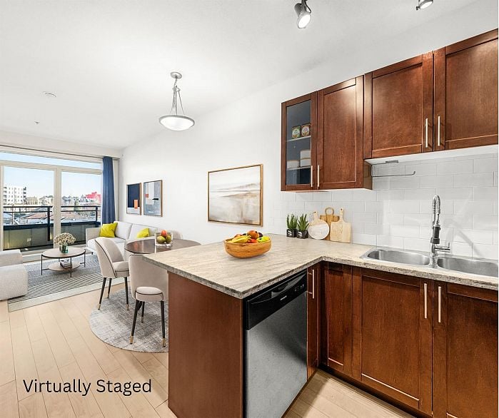 PH8 688 E 17th Avenue