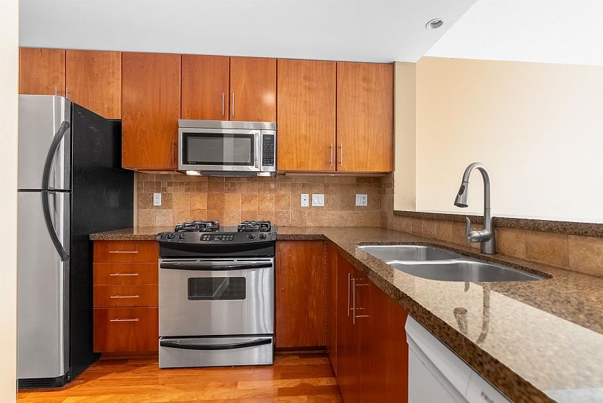 411 1483 W 7th Avenue