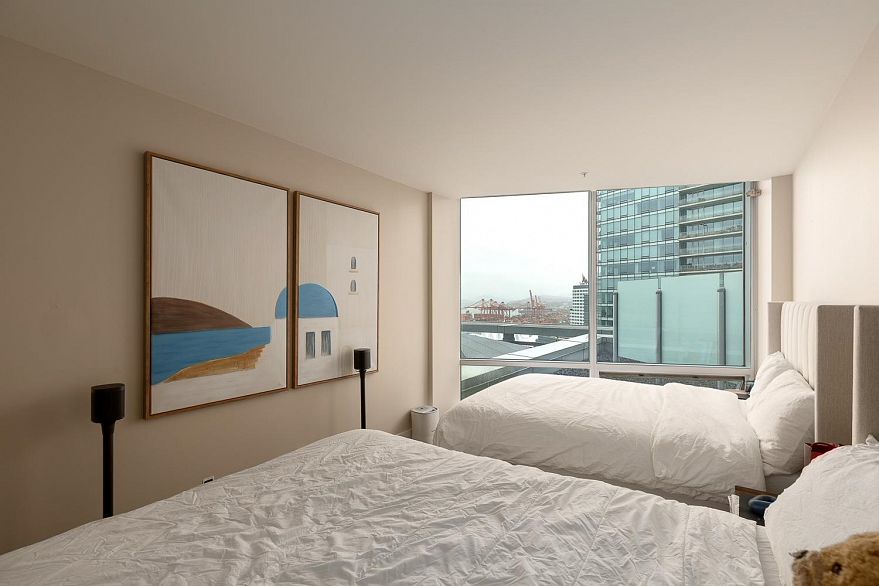 2001 1077 W Cordova Street