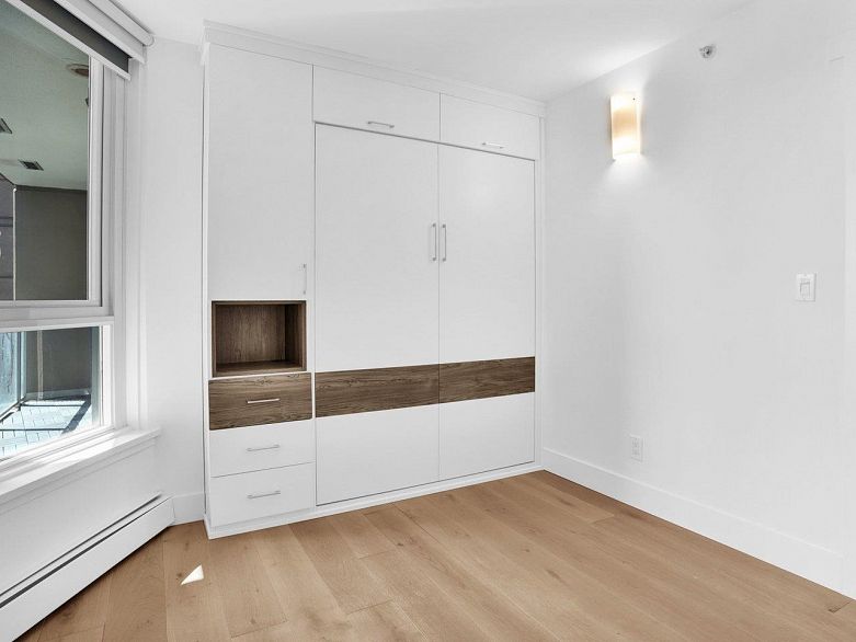 802 1318 Homer Street