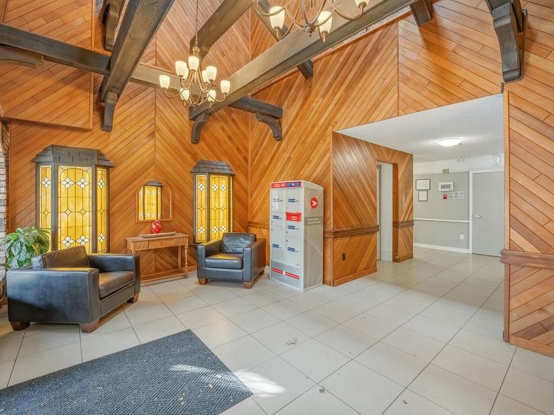 305 3875 W 4th Avenue