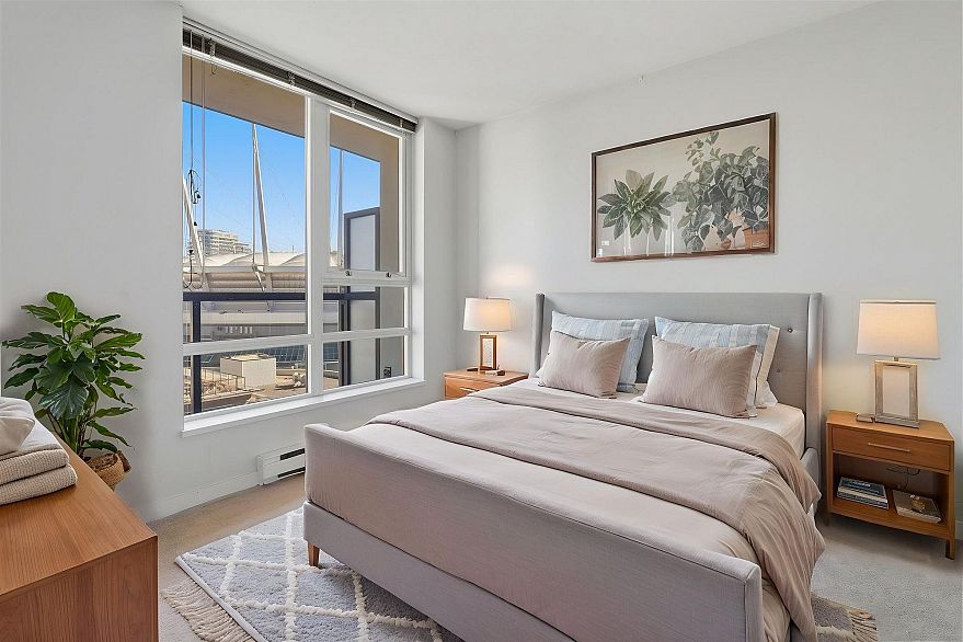 1707 928 Beatty Street