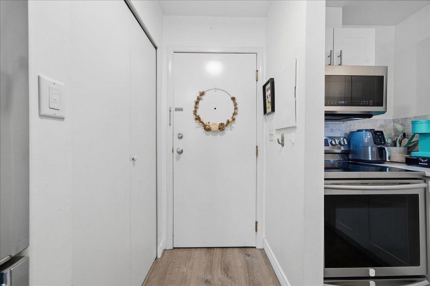 303 1433 E 1st Avenue