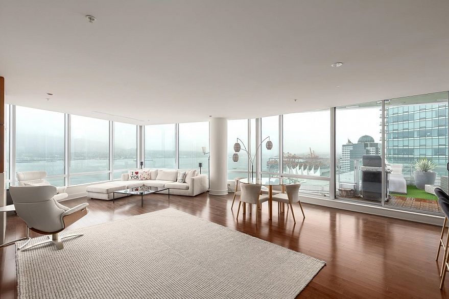 2001 1077 W Cordova Street